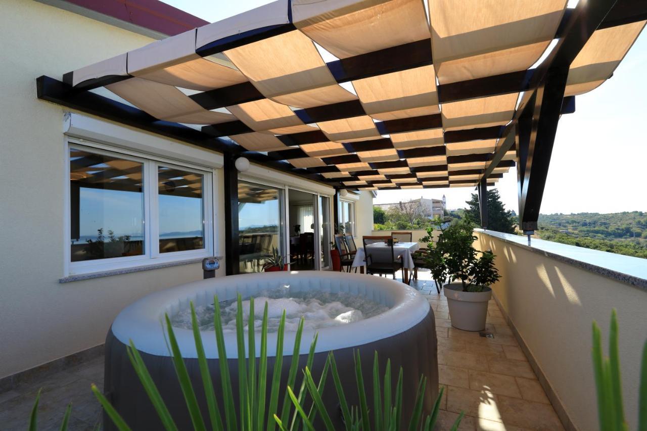 Vanda Land Penthouse Apartment