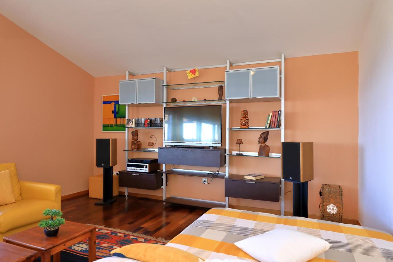 Vanda Land Penthouse Apartment